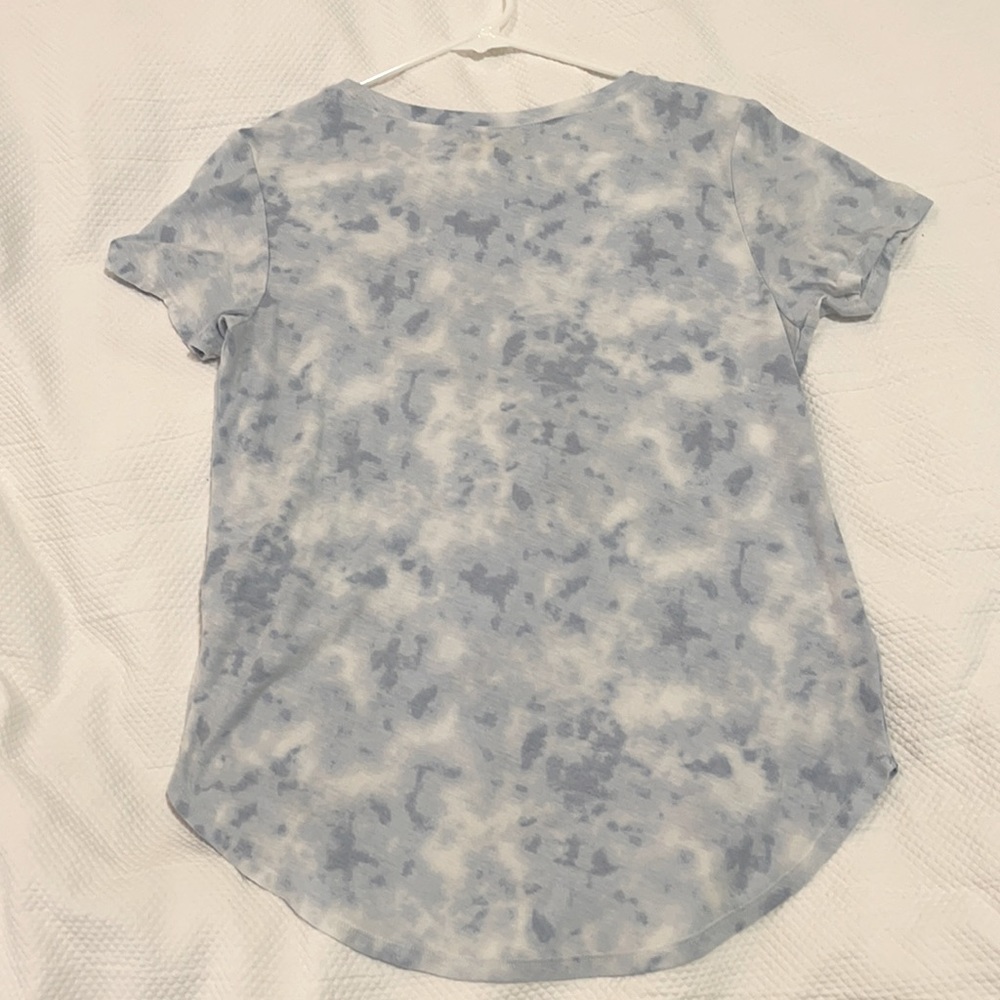 Hollister Graphic Tee - Picture 9 of 9